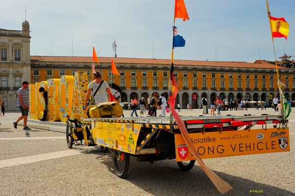PT: Solatrike in Lissabon at Praça do Comércio