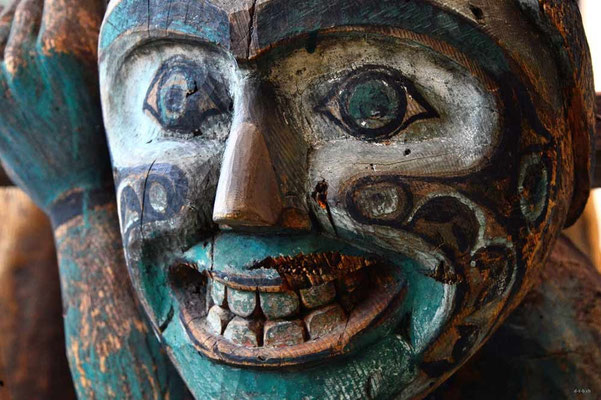 CA0033 Vancouver Indian carving