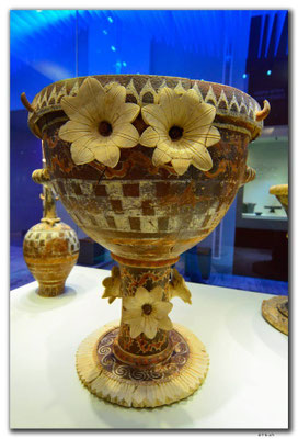 GR0533.AMI.Blumige Vase.Faistos
