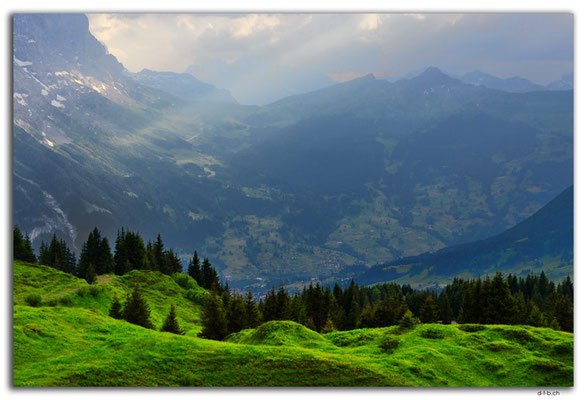 GW0303.Grindelwald vor dem Regen