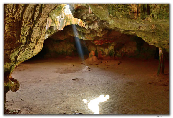 AW0020.Quadirikiri Cave