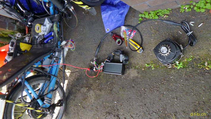 NZ: Solatrike, Testlauf mit dem neuen Vordermotor an der Batterie angeschlossen.