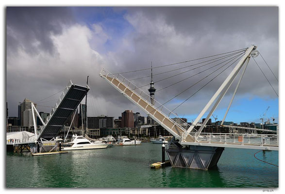 NZ0253.Auckland.Viaduct Basin.open Bridge