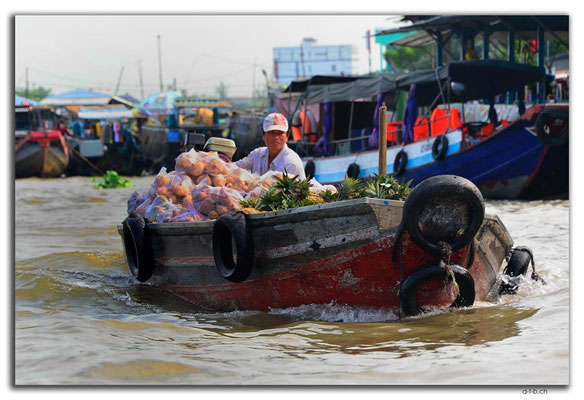 VN0385.Marktschiff auf dem Mekong