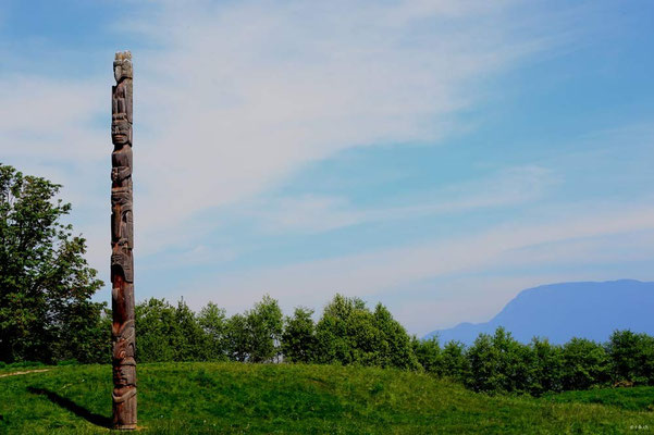CA0035 Vancouver Totem