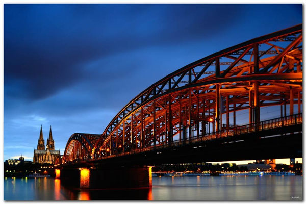 DE135.Kölner Dom und Brücke