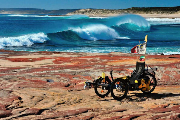 AU:Solatrike in Kalbarri am Red Bluff Beach