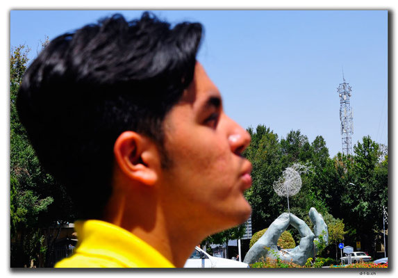 IR0101.Isfahan.Daniel & Flower