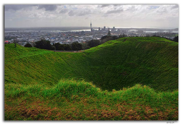 NZ0019.Auckland.View from Mt.Eden