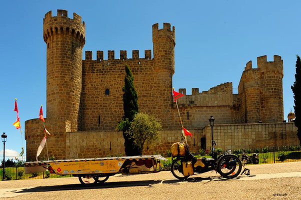 ES: Solatrike at Castillo de Olmillos de Sasamón