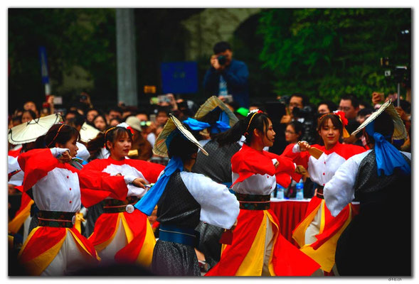 VN0088.Hanoi.Aufführung im Zentrum