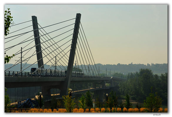 CA0799.Edmonton.Tawatina LRT Bridge