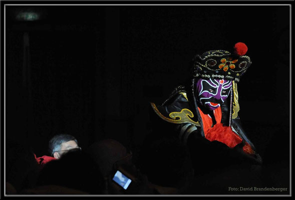 C0717Sichuan Oper Changing Faces