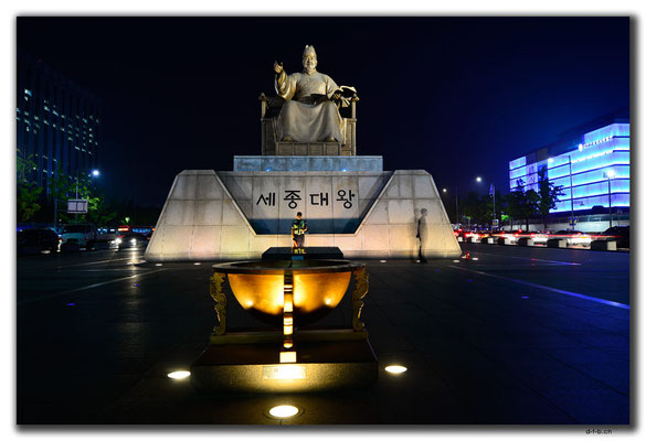 KR0070.Seoul.Gwanghwamun Square