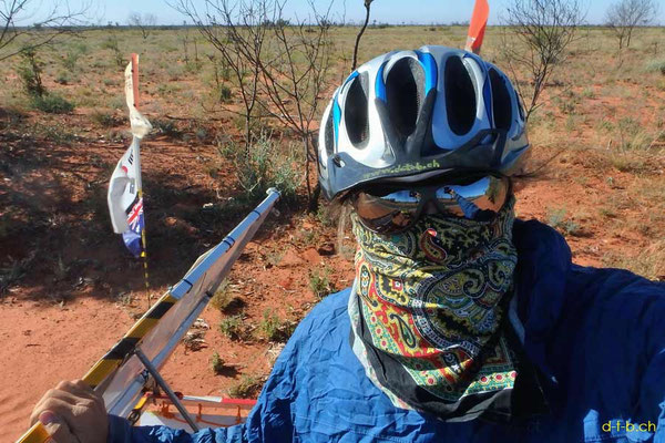 AU: Solatrike in der windigen Great Sandy Desert