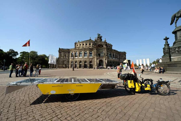 DE: Solatrike in Dresden,Semper Oper