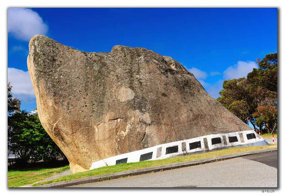 AU0808.Albany.Dog Rock