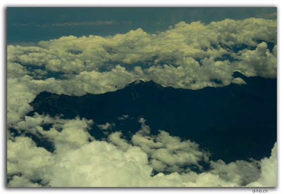 TW0084.Mountain ridge