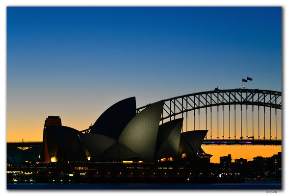 AU1636.Sydney.Opera House & Harbour Bridge