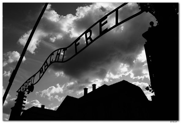 PL004.Auschwitz.Tor