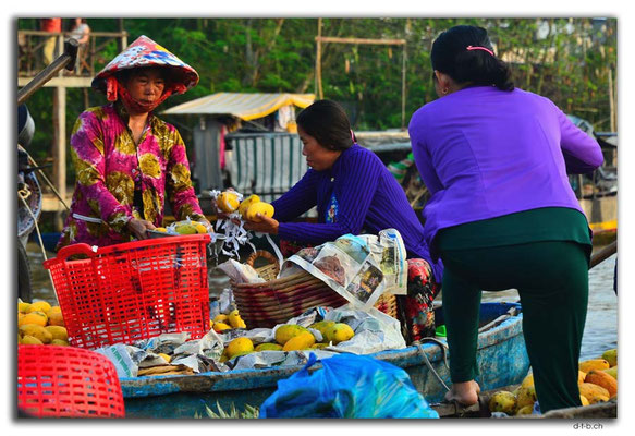 VN0367.Phong Dien.Floating Market