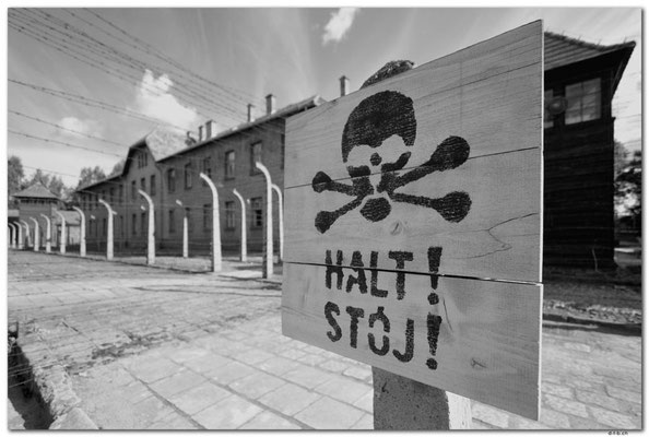 PL010.Auschwitz.Schild und Turm