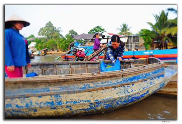 VN0364.Phong Dien.Floating Market