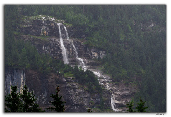 GW0115.Temporärer Wasserfall am Eiger