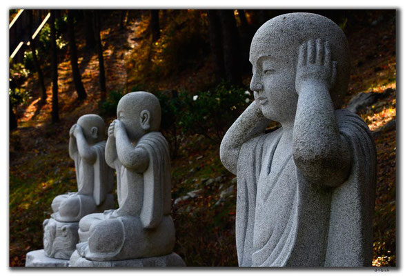 KR0343.Busan.Samgwangsa Temple.Buddhismus hört, sieht und sagt nichts zum Übel