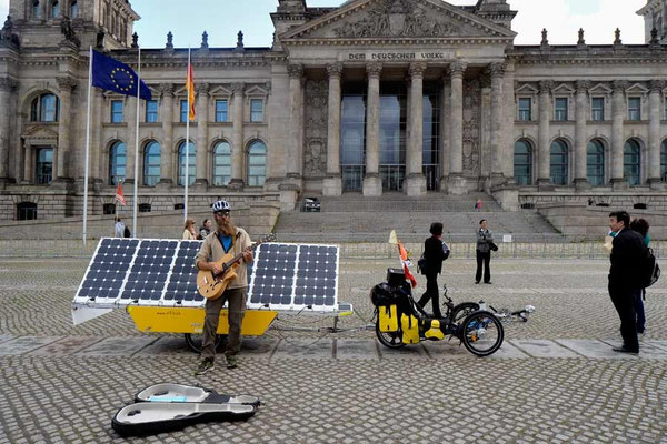 DE: Solatrike in Berlin, Bundestag