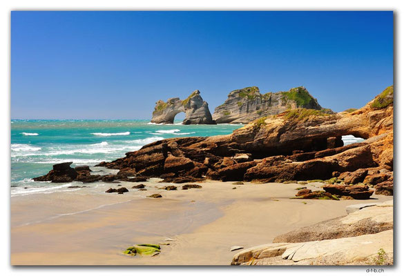 NZ0625.Wharariki Beach.Archway Islands