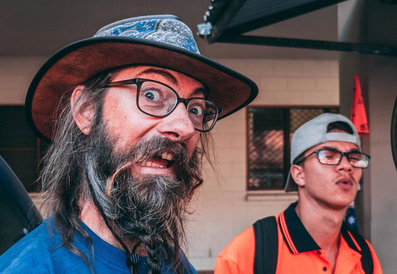 AU: Darwin, Get ready to go. (Photo:Ludovic)