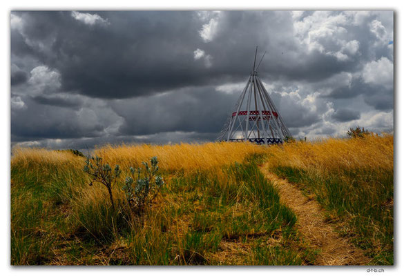 CA1031.Medicine Hat.Saamis Tepee