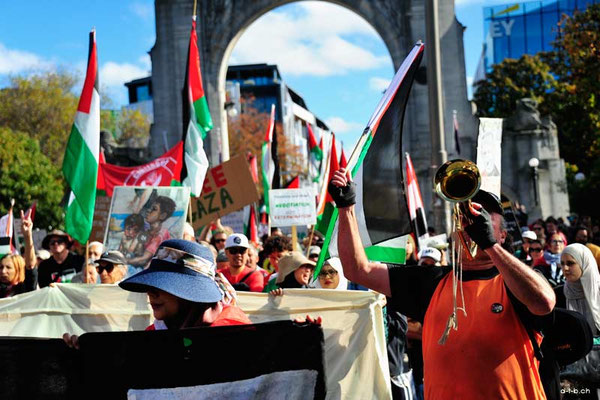 Neuseeland. Christchurch. Trompeter bei einer Demonstration