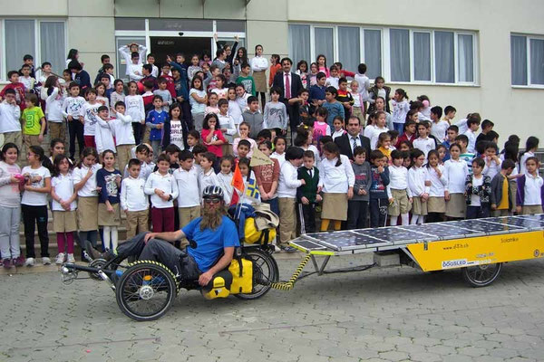 TR: Solatrike in Nazilli, Schule