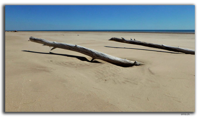 AU0059.Darwin.Casuarina Beach