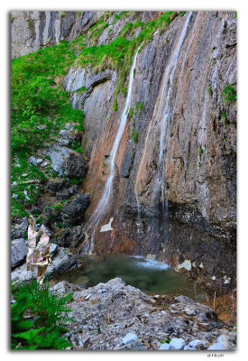 GW0110.Kleiner Wasserfall am Weg zur Bäregghütte