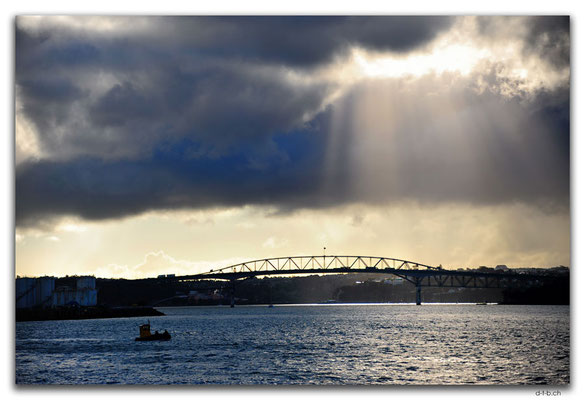 NZ0004.Auckland Harbour Bridge