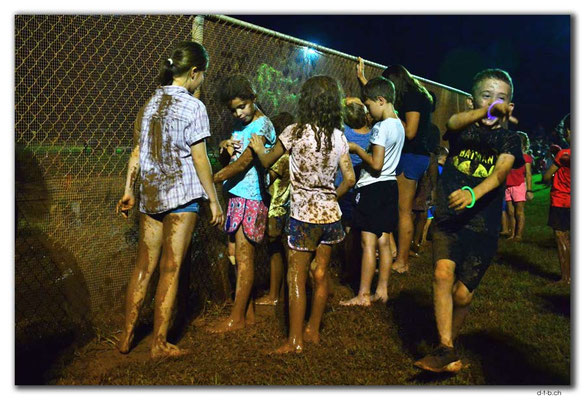 AU0006.Darwin.Mud Car race