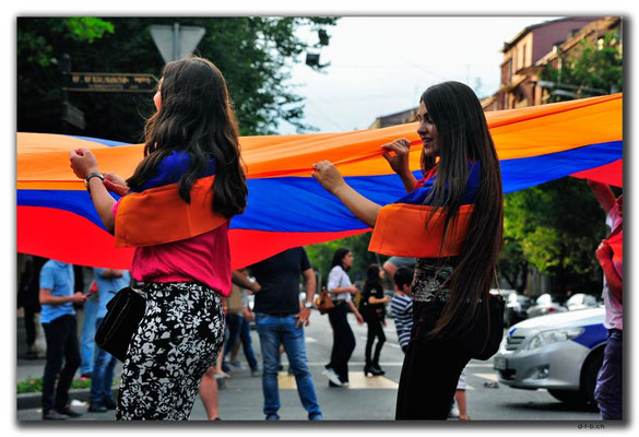 AM015.Yerevan.Feiertagskundgebung