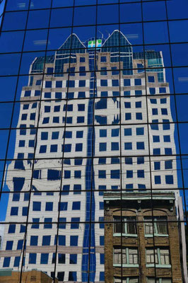 CA0032 Vancouver Spiegelung