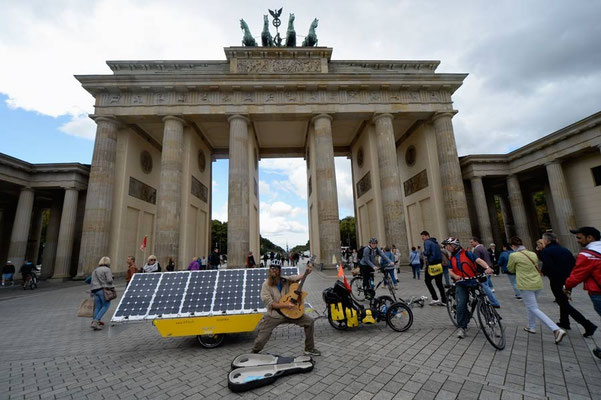 DE: Solatrike in Berlin, Brandenburger Tor