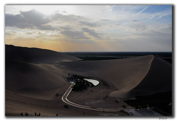 CN0096.Dunhuang.Crecent Moon lake