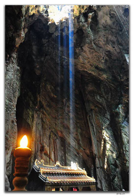 VN0216.Marble Mountains.Huyen Kong Cave