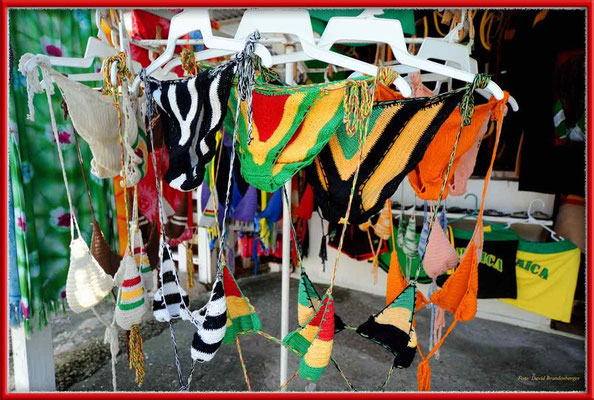 JM080.Negril Shop