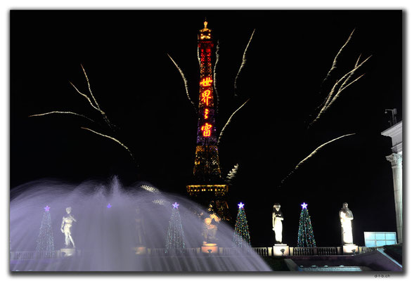 CN0415.Shenzhen.Window of the World.Feuerwerk