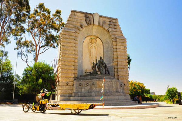 AU: Solatrike in Adelaide at War Memorial