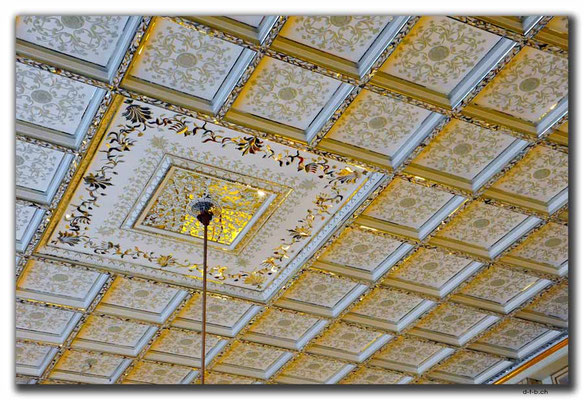 IR0049.Tehran.Niavaran Palace