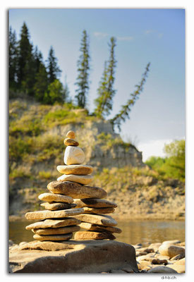 CA0584.Pembina River. Stone sculpture