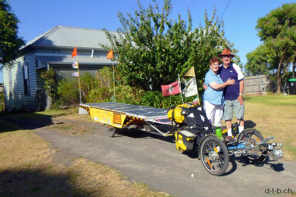 AU: Solatrike mit Gastgebern Wally und Jean